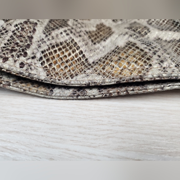 B. MAKOWSKY Shoulder snakeskin Hand Bag leather purse .Like new condition. - Picture 6 of 11